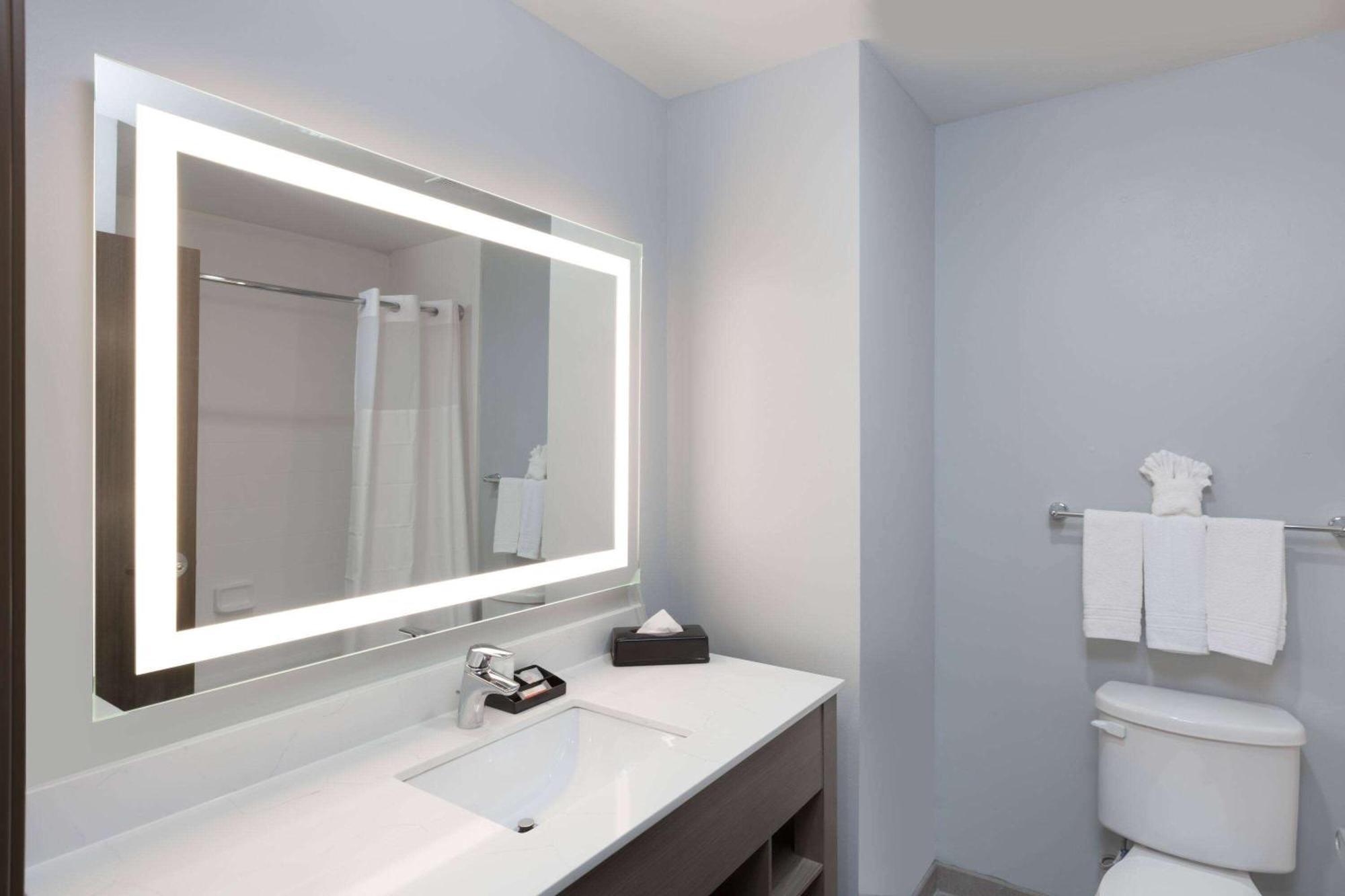 Days Inn & Suites By Wyndham Houston Nw Cypress Kültér fotó